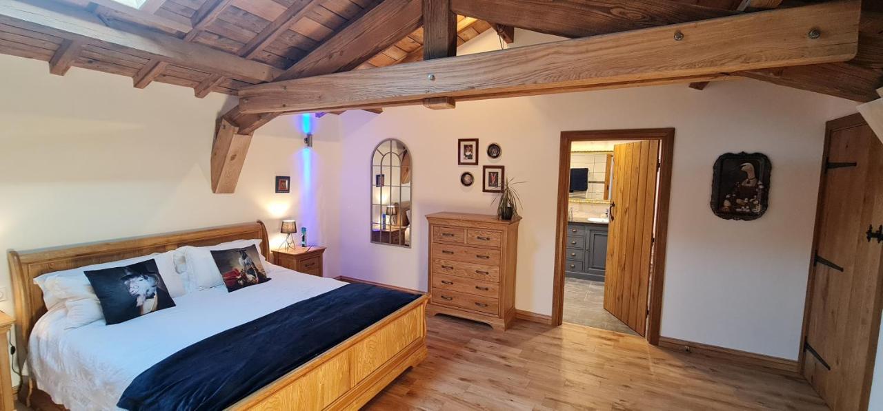 Dom Peyreton Prestige Cottages Set In A Charming Wine Property Villegouge エクステリア 写真
