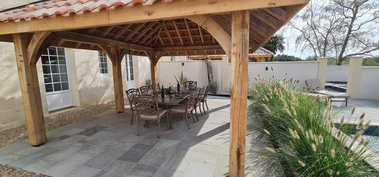 Dom Peyreton Prestige Cottages Set In A Charming Wine Property Villegouge エクステリア 写真