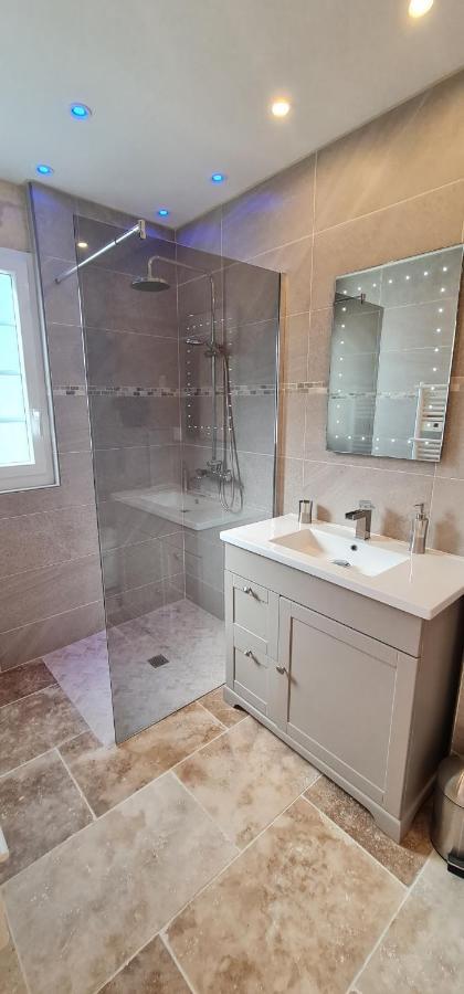 Dom Peyreton Prestige Cottages Set In A Charming Wine Property Villegouge エクステリア 写真