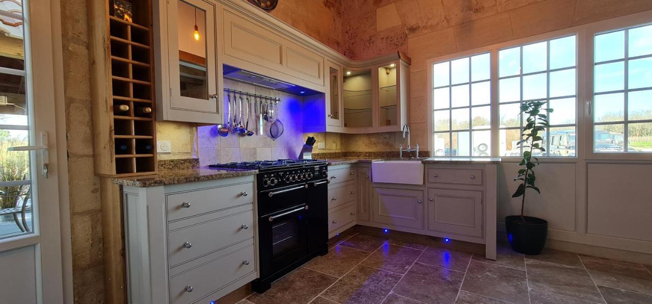 Dom Peyreton Prestige Cottages Set In A Charming Wine Property Villegouge エクステリア 写真