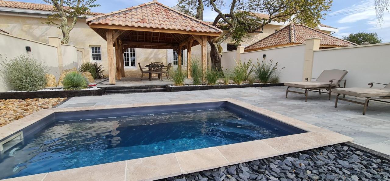 Dom Peyreton Prestige Cottages Set In A Charming Wine Property Villegouge エクステリア 写真
