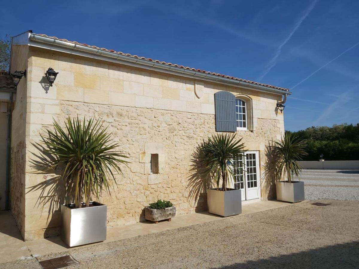 Dom Peyreton Prestige Cottages Set In A Charming Wine Property Villegouge エクステリア 写真